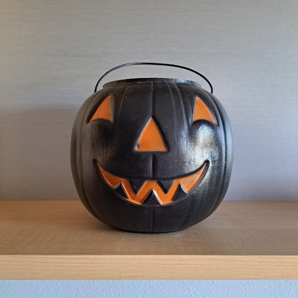 Vintage Black/Orange Pumpkin HALLOWEEN BUCKET - Picture 9 of 11